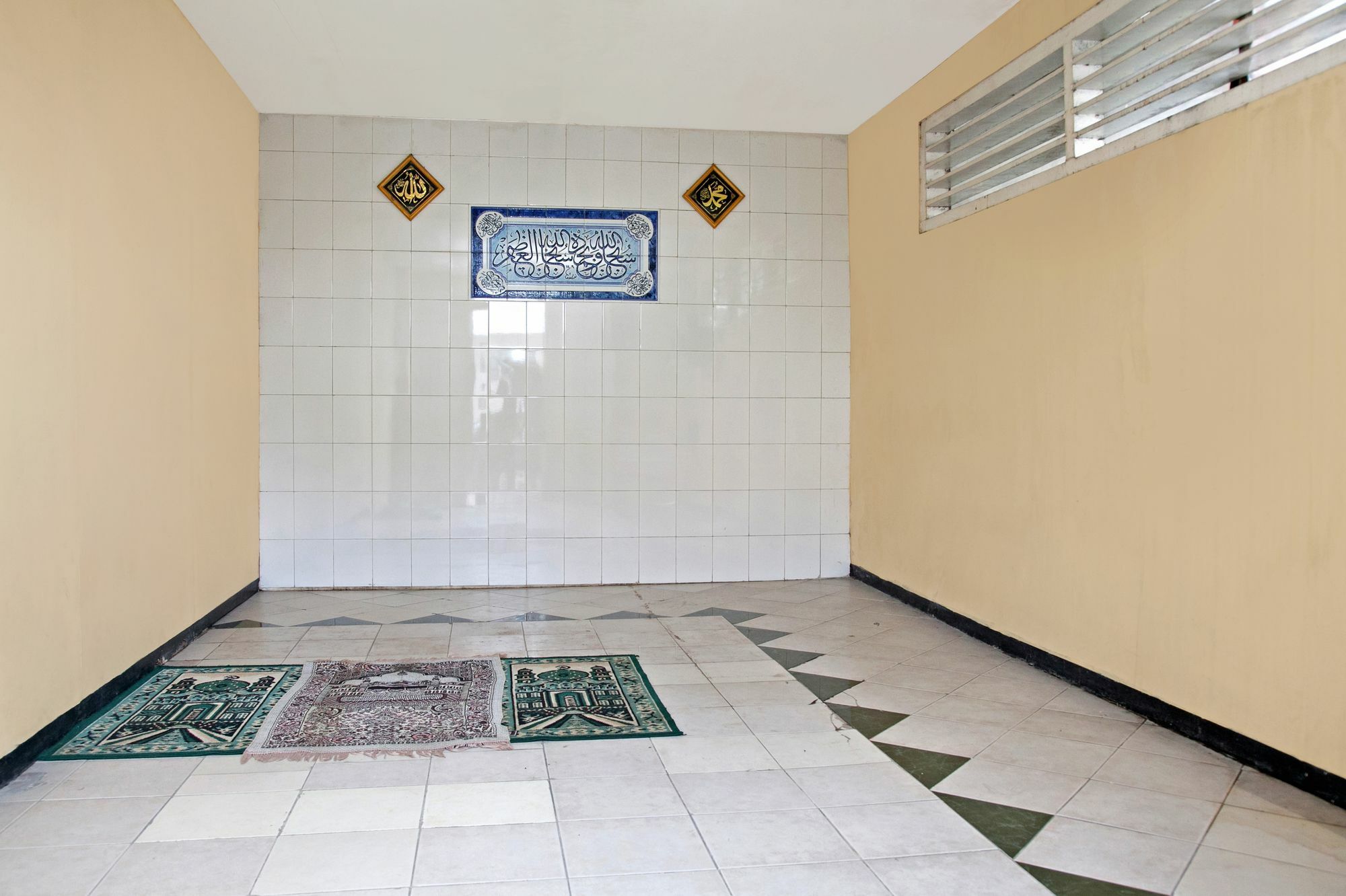 Reddoorz Near City Of Tomorrow Mall Surabaya Luaran gambar